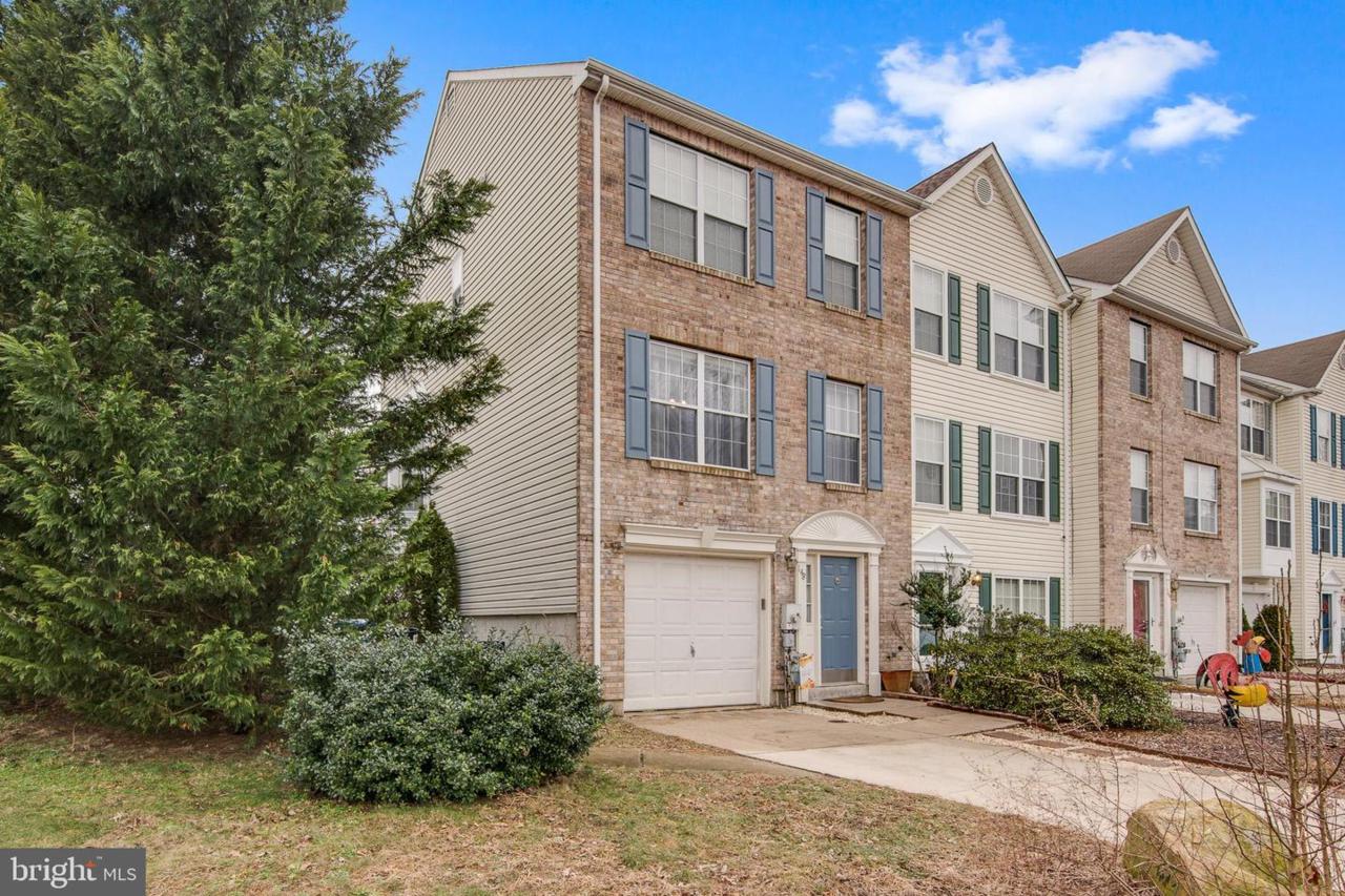 148 Versailles Court - Photo 1