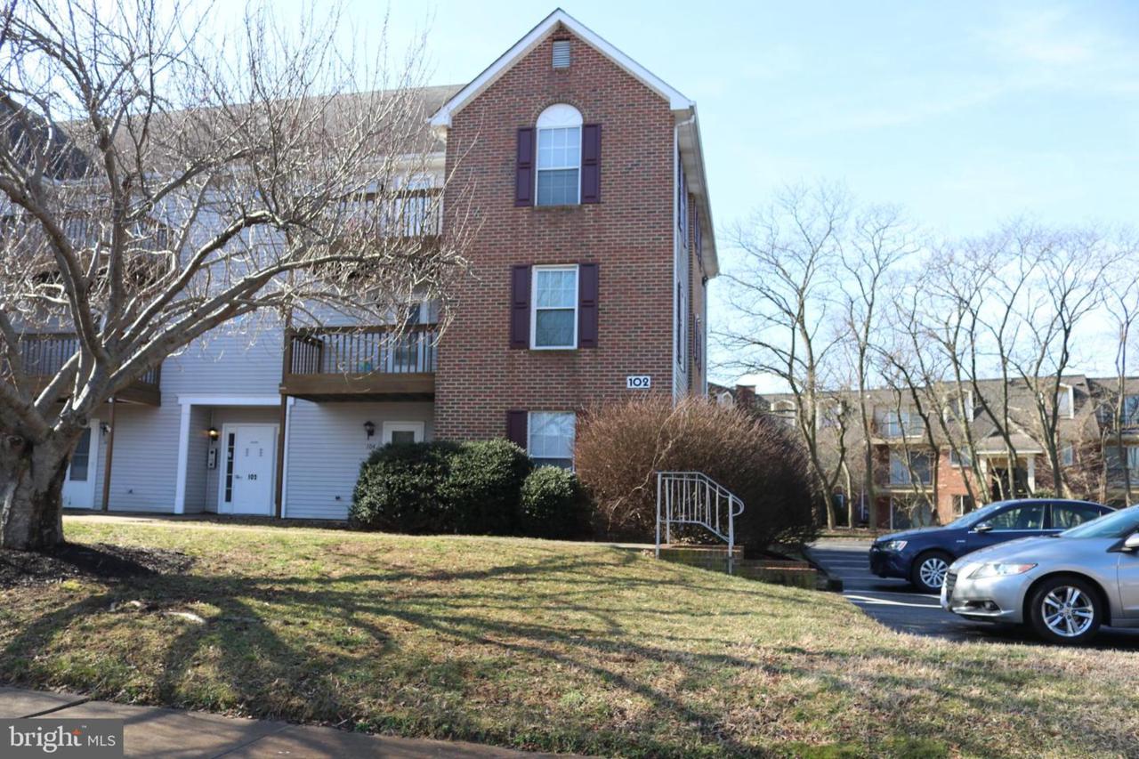 102 Caroline Place - Photo 1