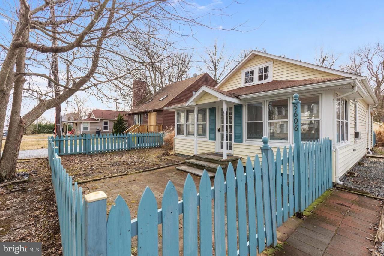 5608 Essex Street - Photo 1