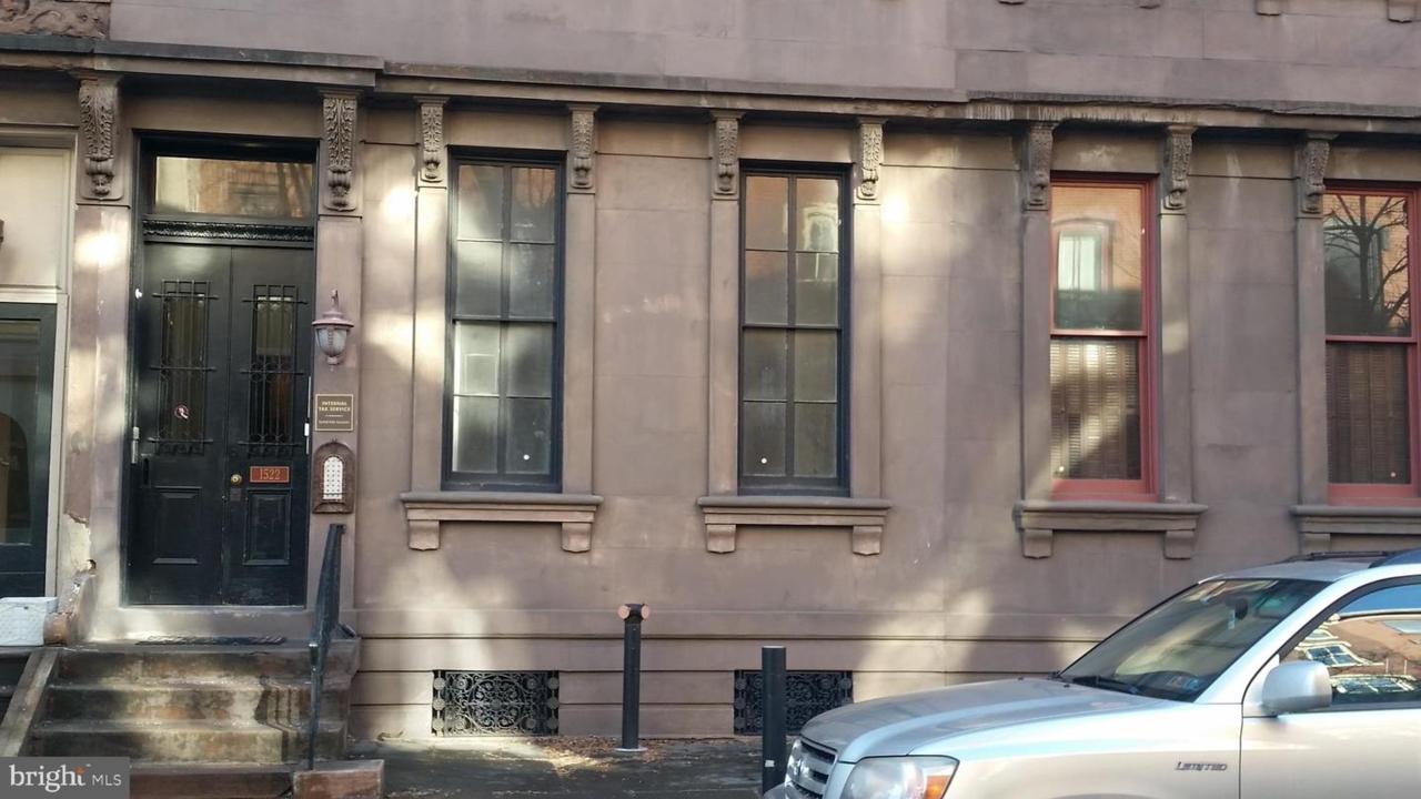 1522 Pine Street - Photo 1