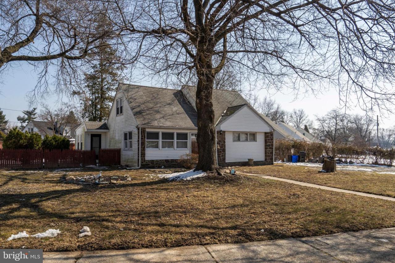 47 Oxford Circle - Photo 1