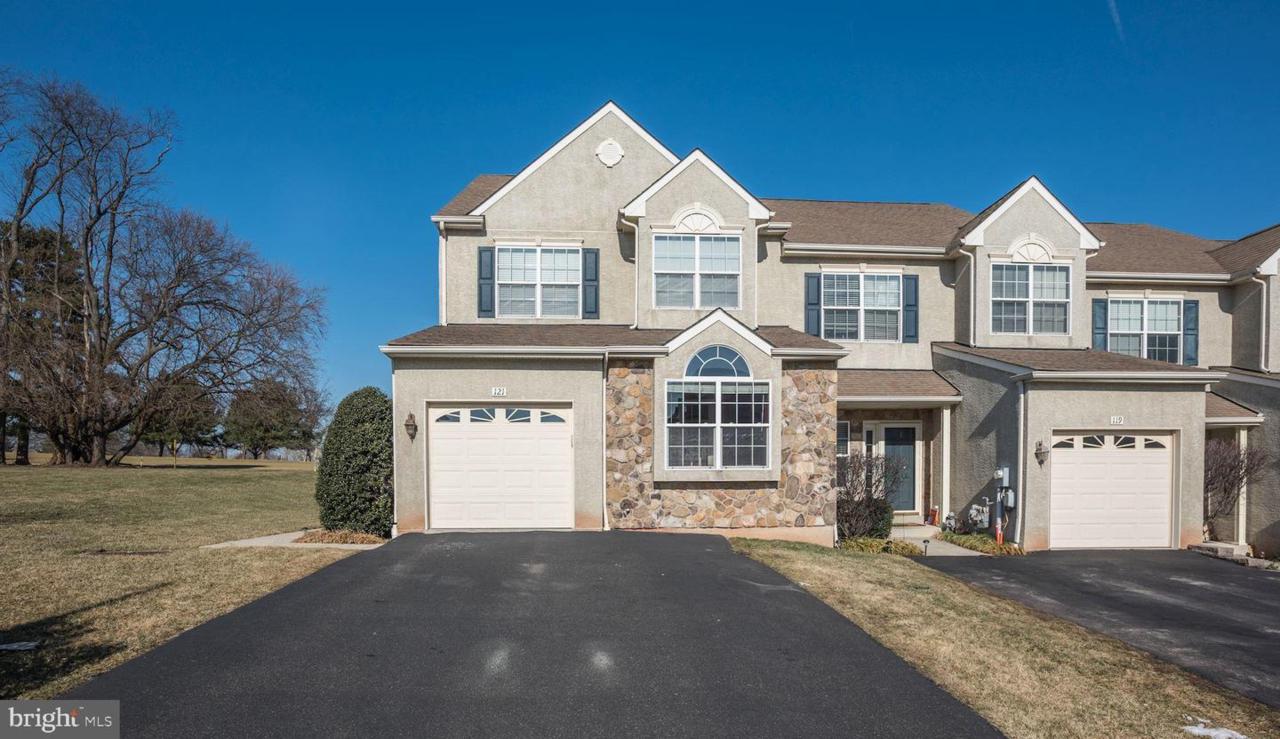 121 Fairway Lane - Photo 1