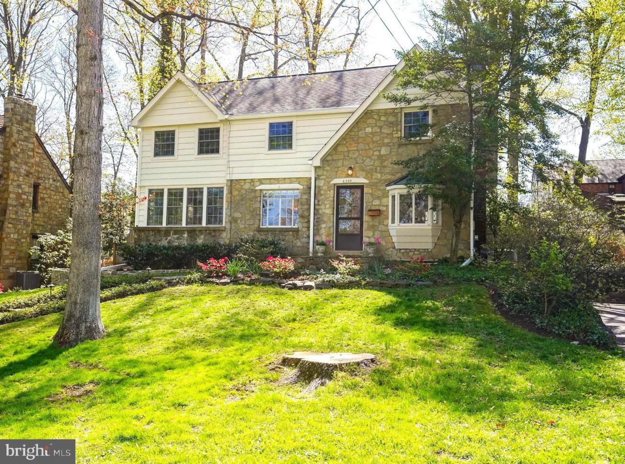 8309 Woodhaven Boulevard - Photo 1