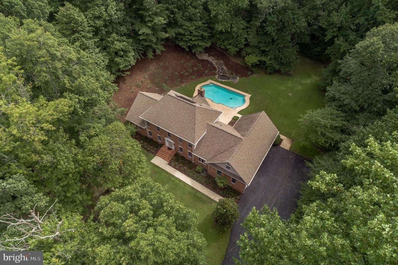 8915 Sherbrook Court - Photo 1