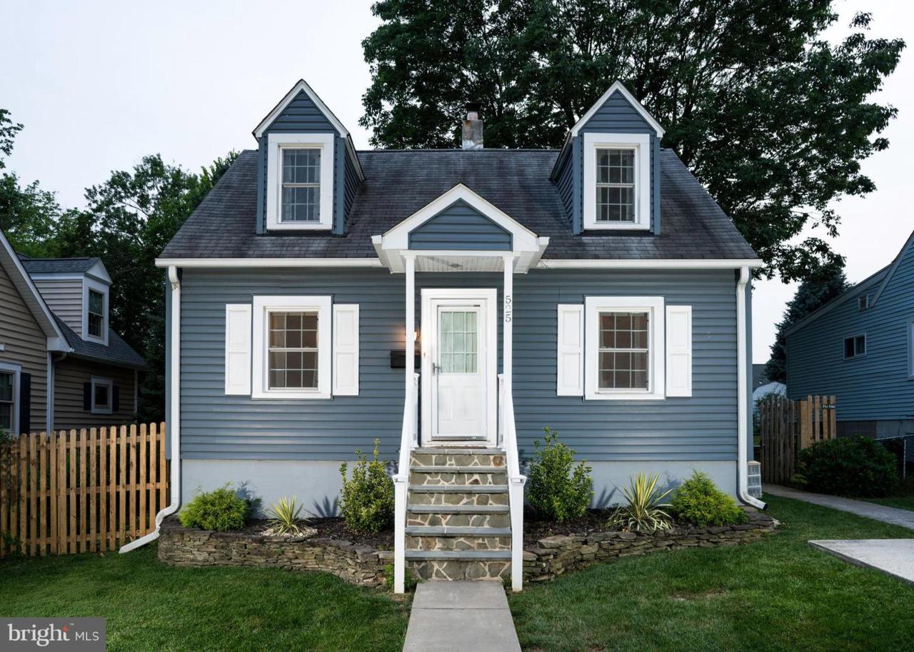 525 Morris Avenue - Photo 1