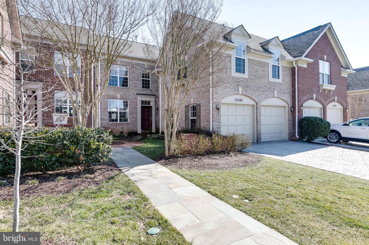18480 Lanier Island Square - Photo 1