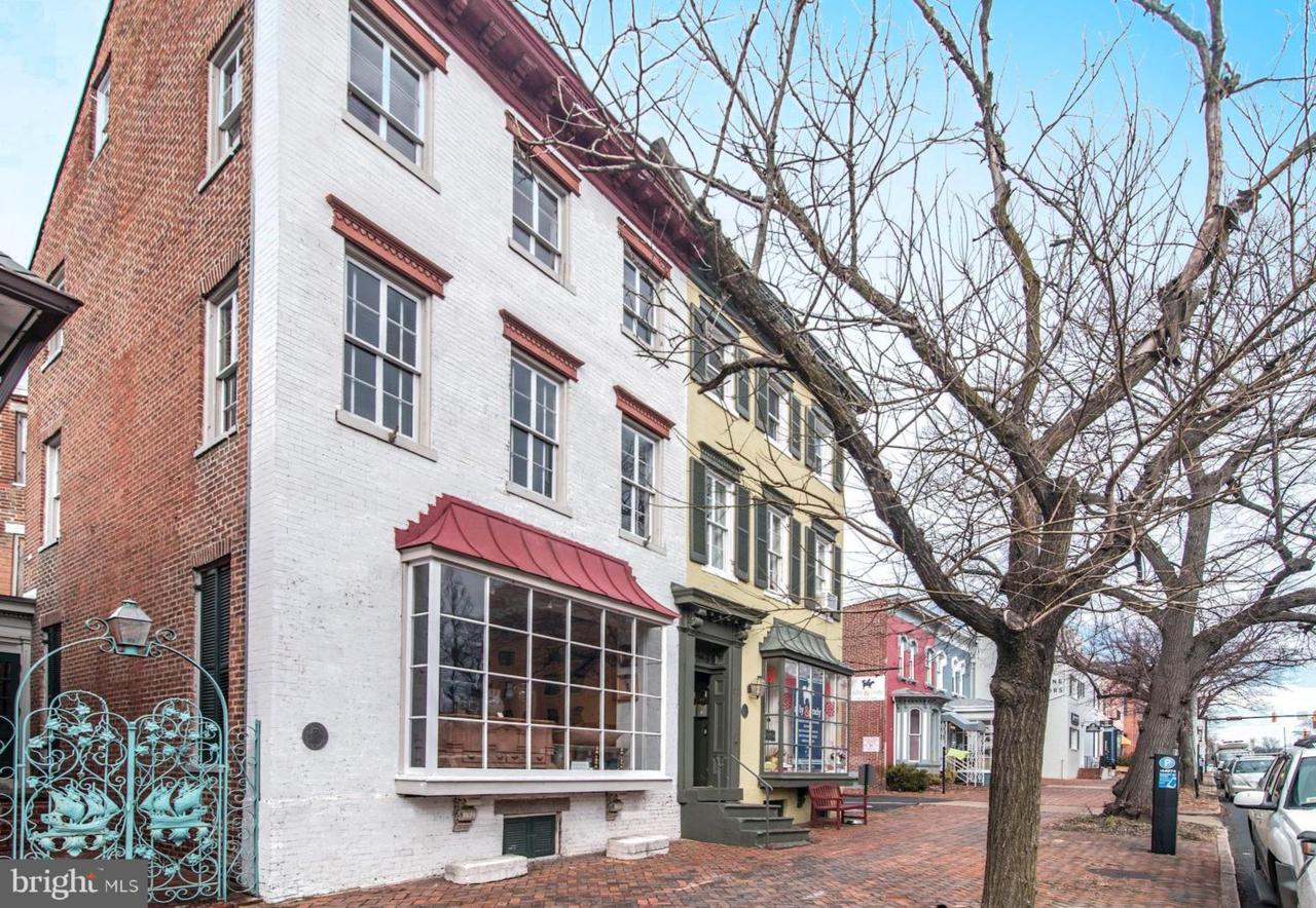 323 Washington Street - Photo 1