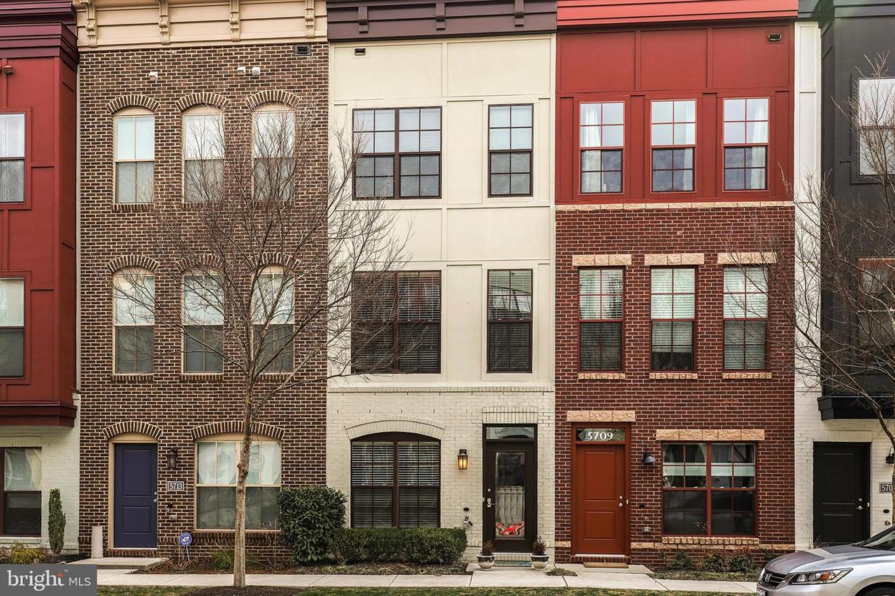 5711 45TH Avenue - Photo 1