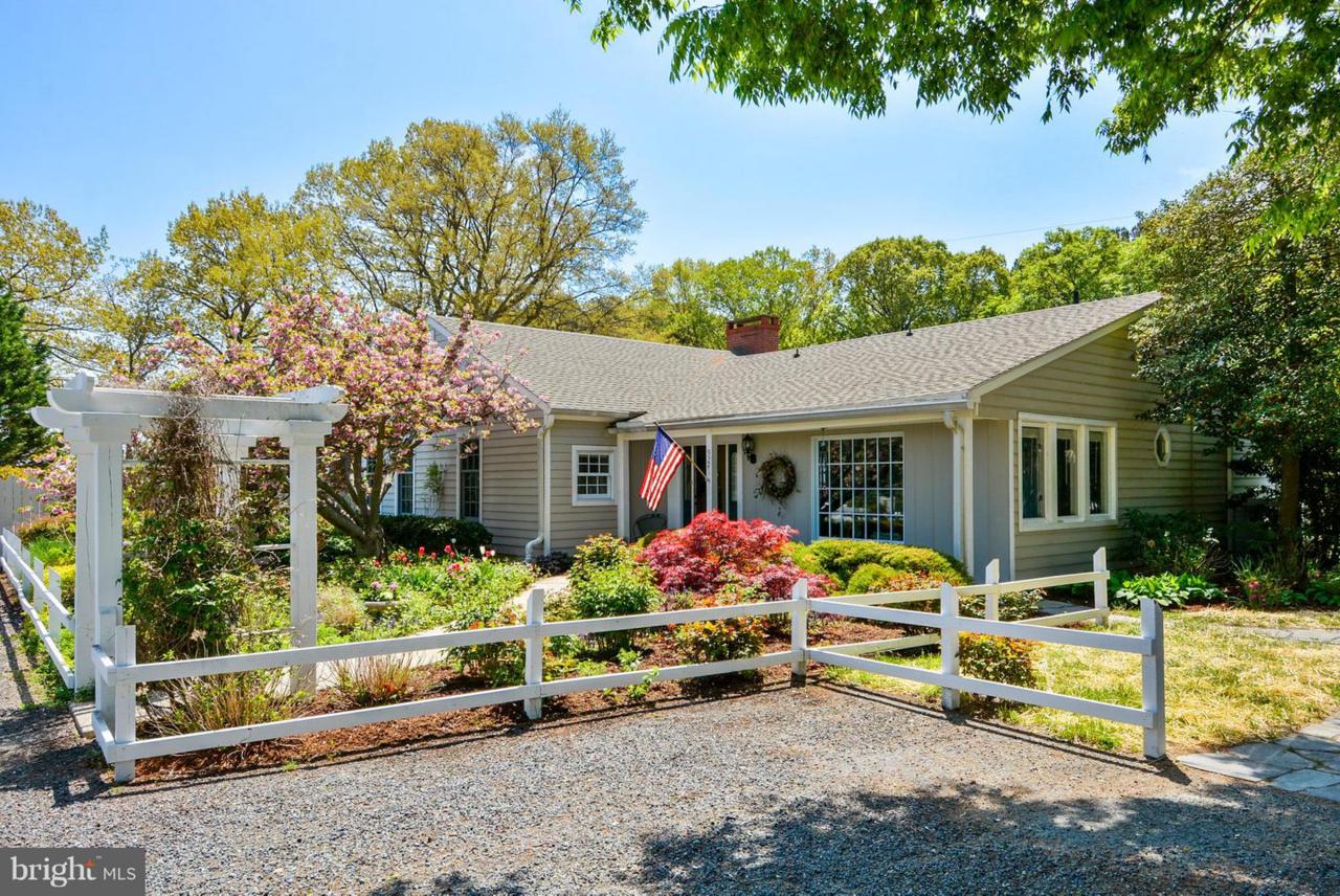 9241 Deepwater Point Road - Photo 1