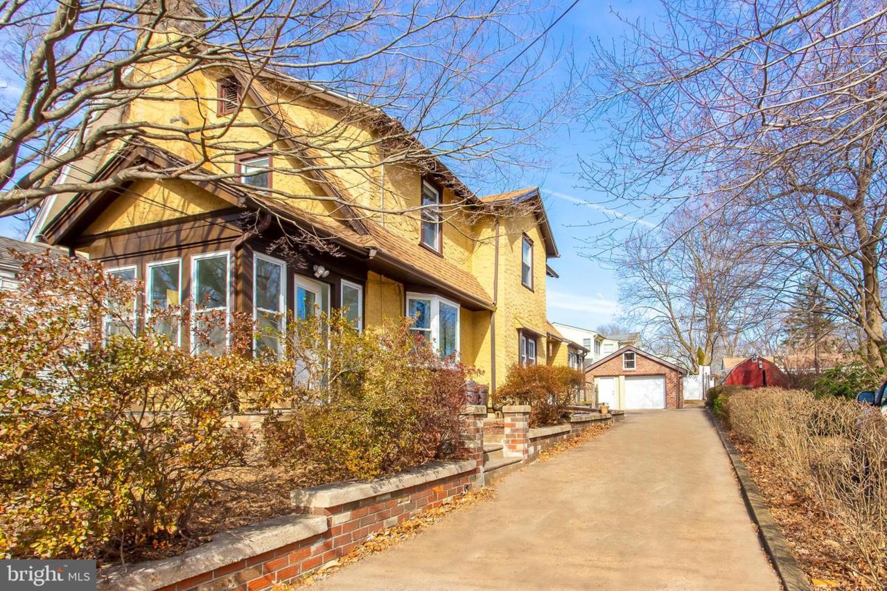 1417 Delmont Avenue - Photo 1