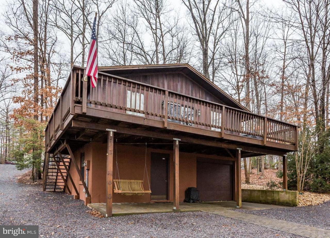 301 Wakefield Drive - Photo 1