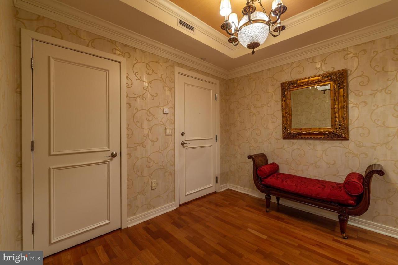 190 Presidential Boulevard - Photo 1
