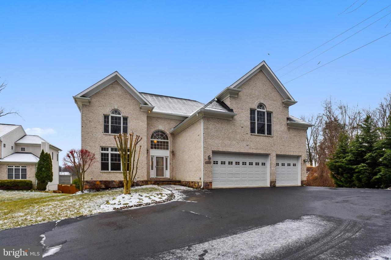 7919 Park Street - Photo 1