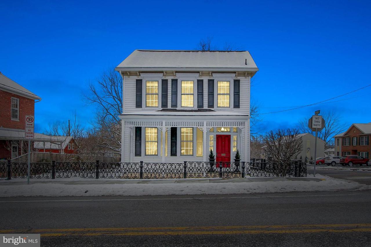 700 Main Street - Photo 1