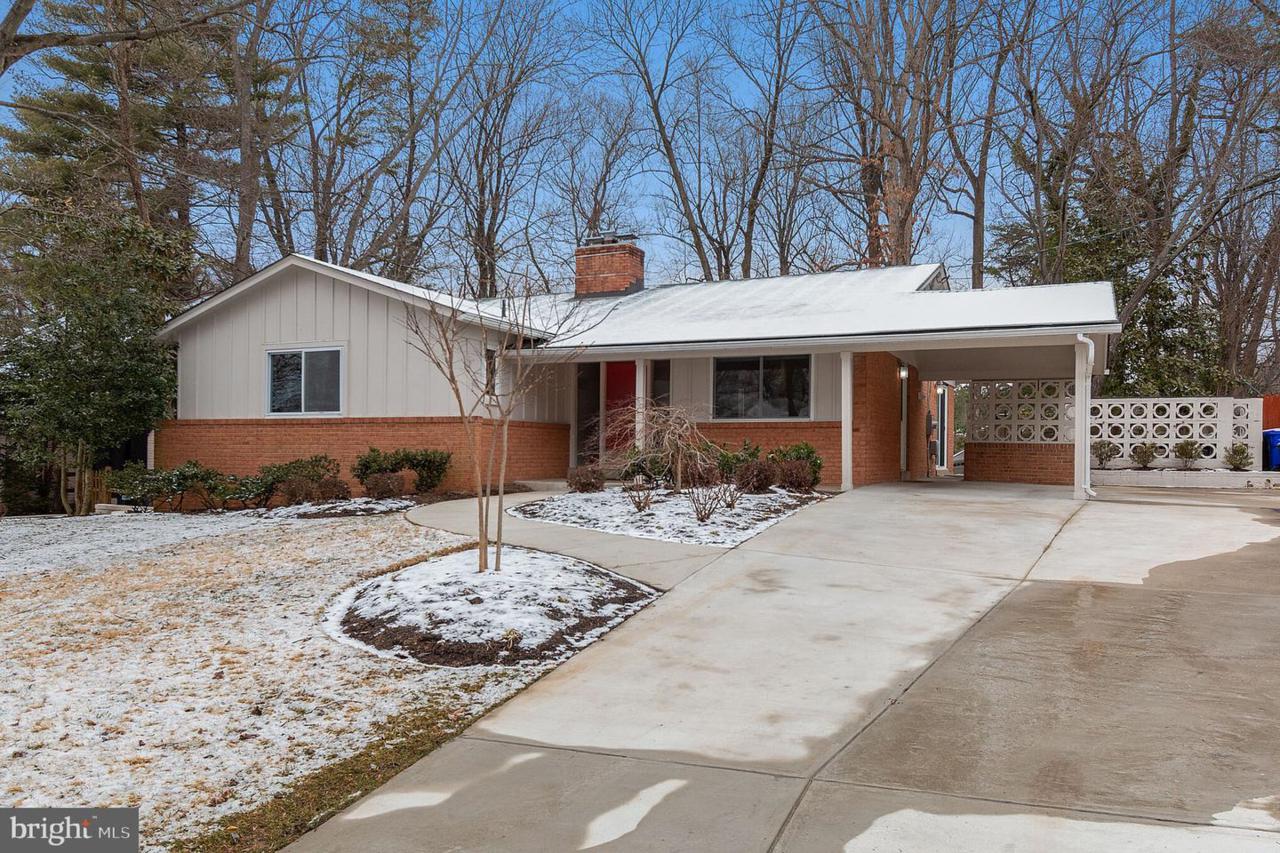 9815 Inglemere Drive - Photo 1