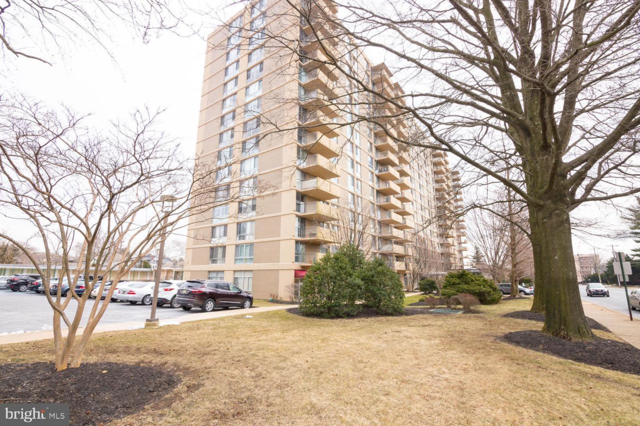 2401 Pennsylvania Avenue - Photo 1