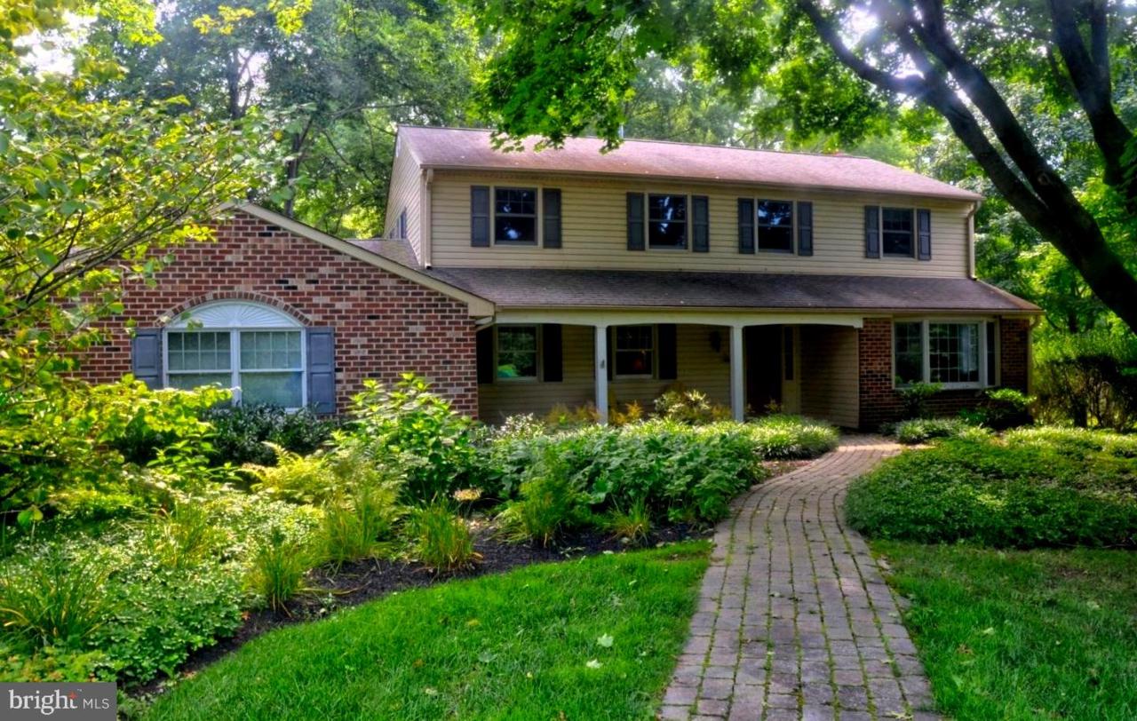 1001 Regency Circle - Photo 1