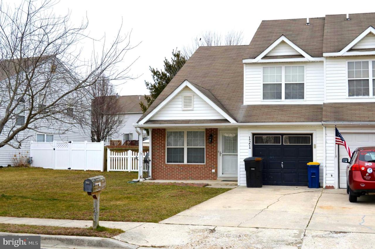 121 Trafalgar Drive - Photo 1