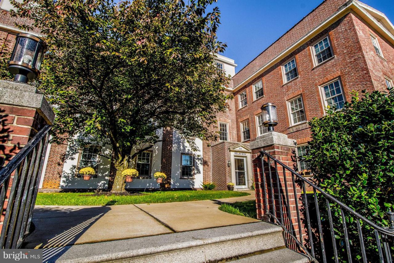 711 Broom Street - Photo 1