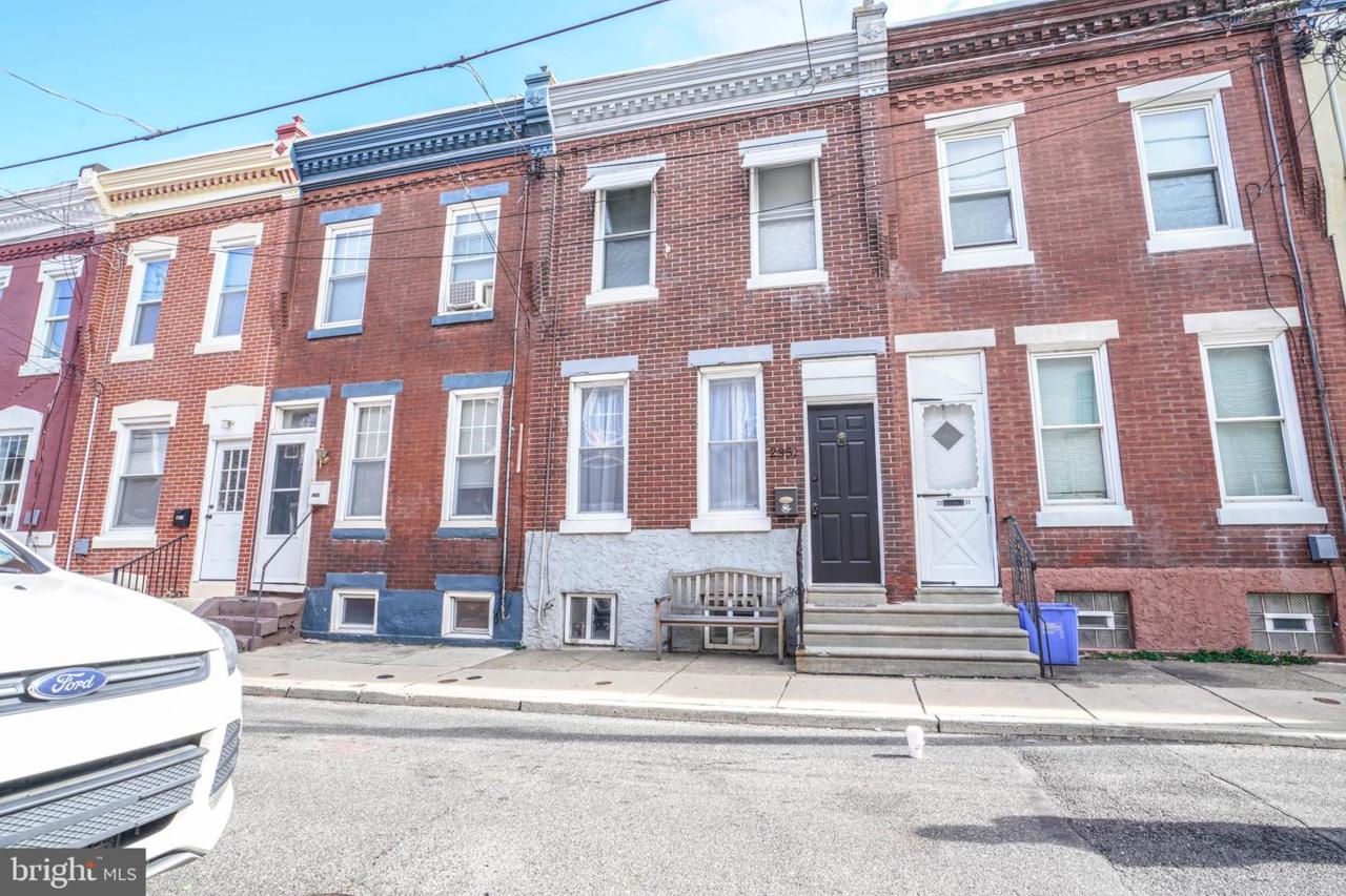 2351 Harold Street - Photo 1