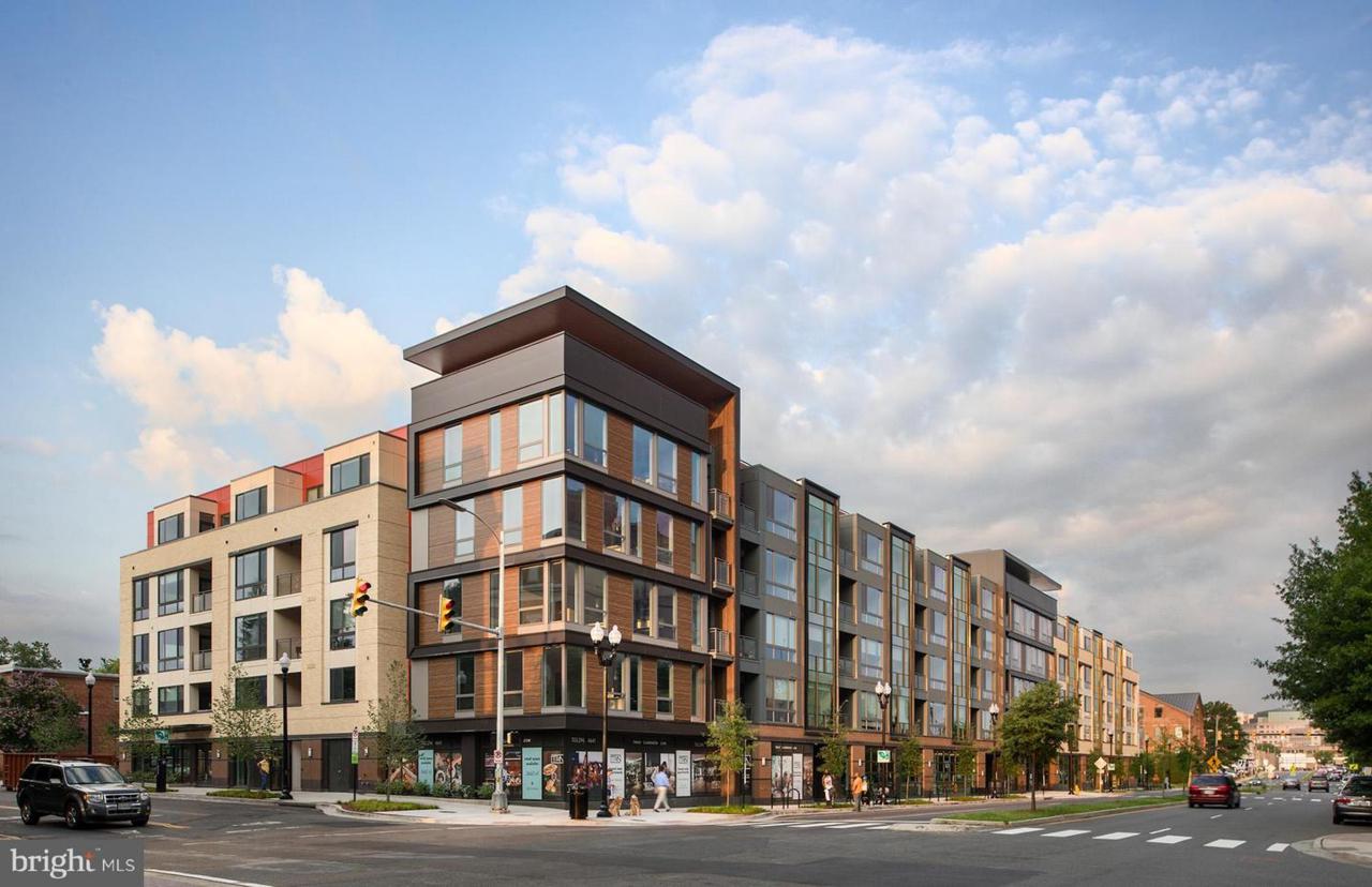3110 10TH Street - Photo 1
