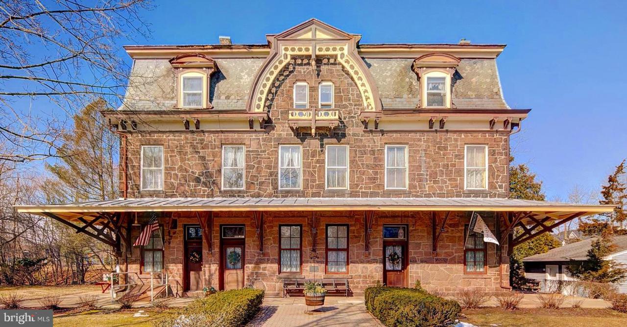 16-18 Railroad Place - Photo 1