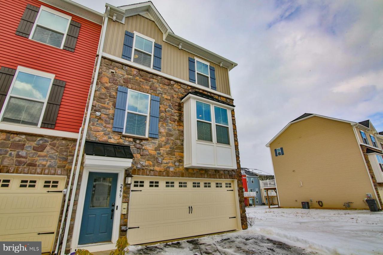 2279 Raya Way - Photo 1