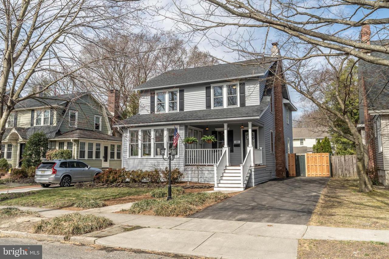 227 Ardmore - Photo 1