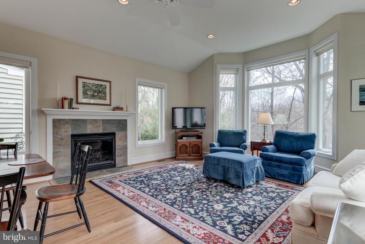 349 Oak Terrace - Photo 1