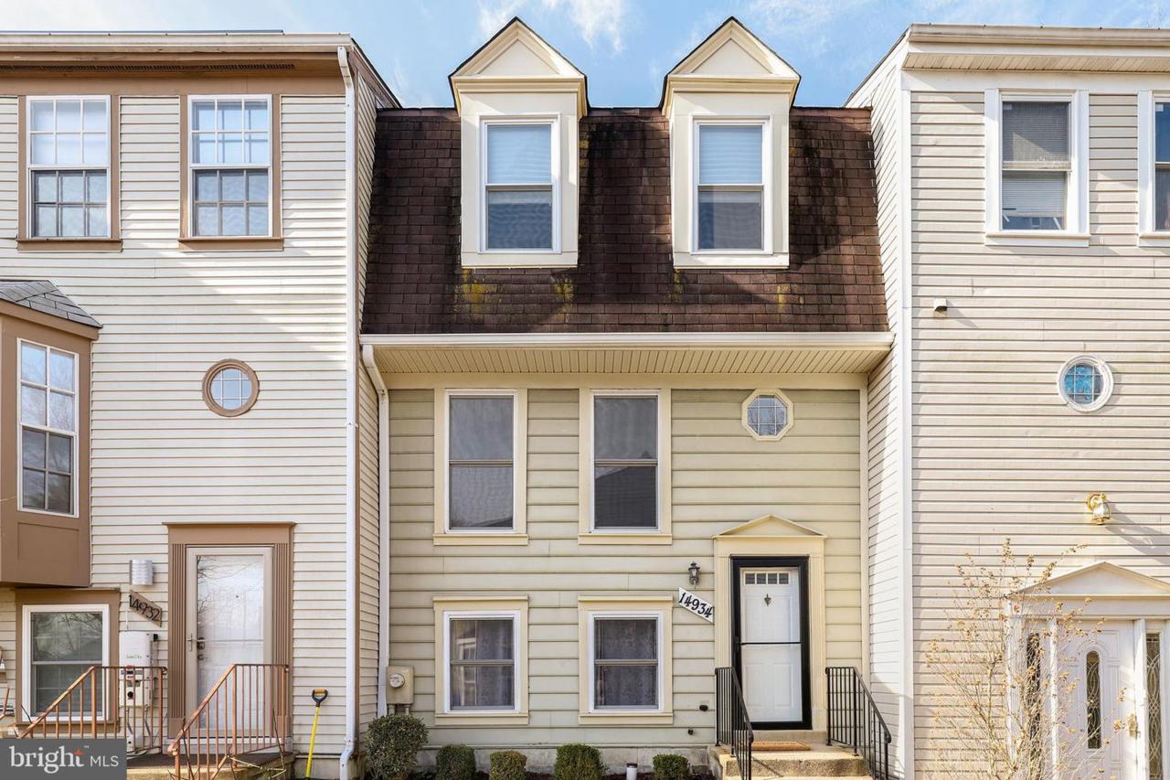14934 London Lane - Photo 1