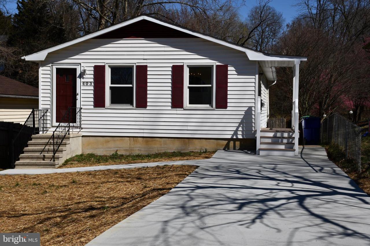 403 F Street - Photo 1