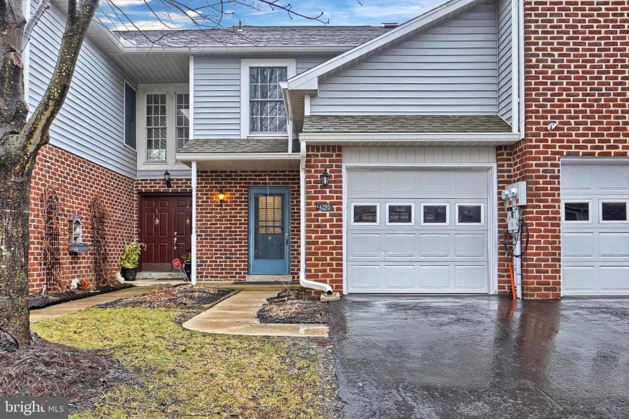 4295 Wimbledon Drive - Photo 1
