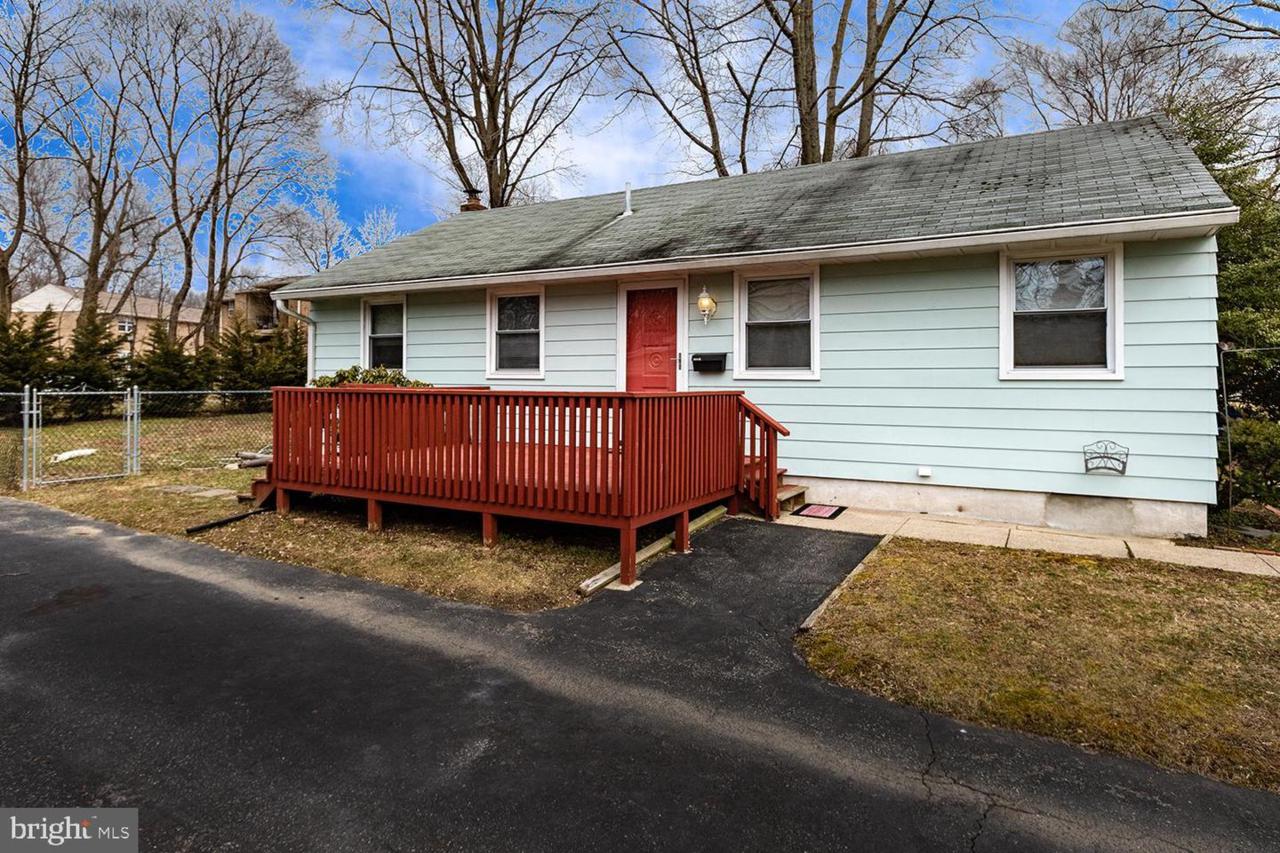 213 Camden Avenue - Photo 1