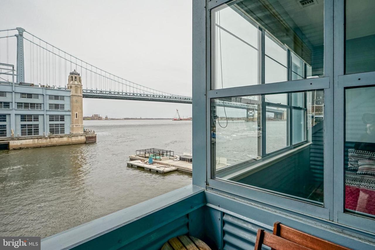 3 Columbus Boulevard - Photo 1
