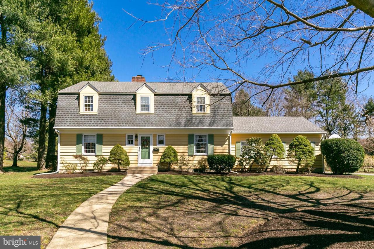 709 Maple Leaf Lane - Photo 1