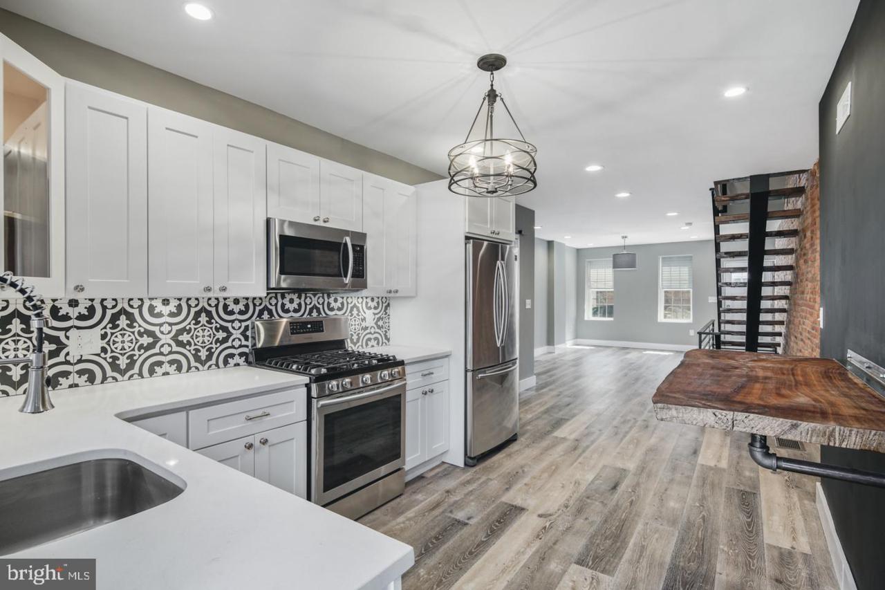 3935 Mount Vernon Street - Photo 1