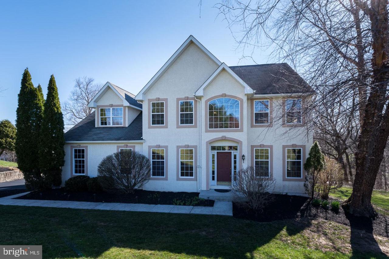 7 Belmont Circle - Photo 1