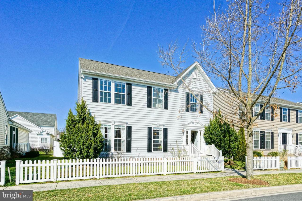 203 Summer Walk Boulevard - Photo 1