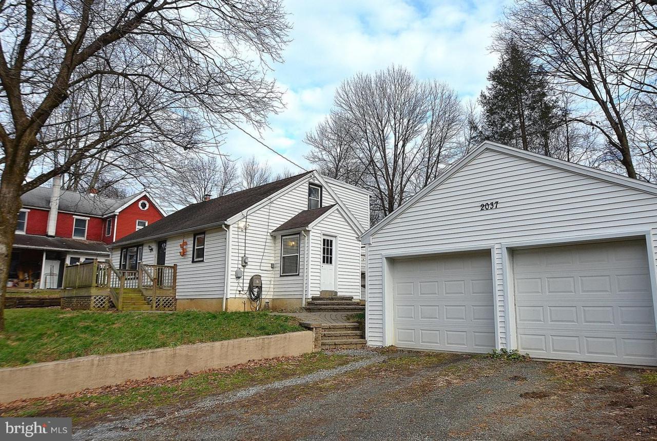 2037 Farmington Avenue - Photo 1