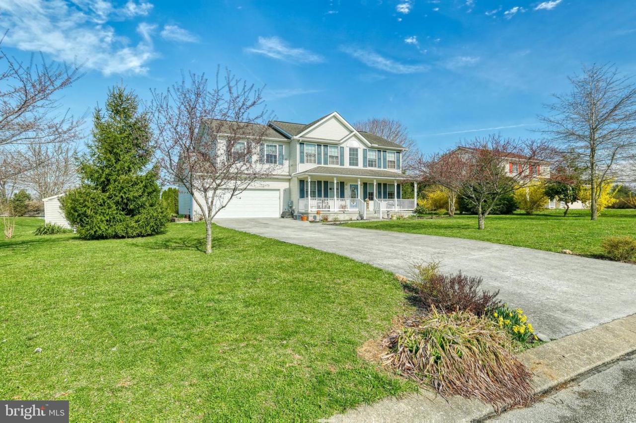 135 Friendly Drive - Photo 1