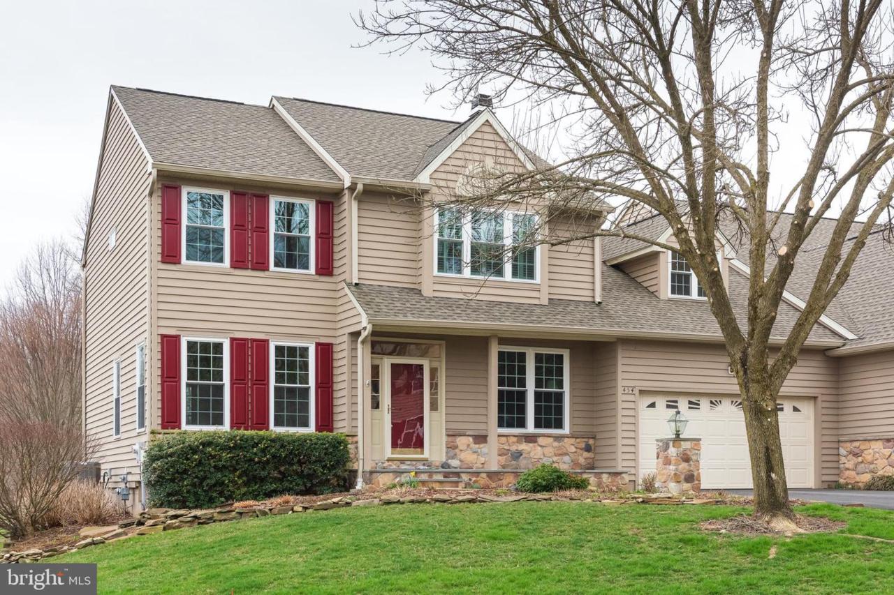 454 Crescent Drive - Photo 1