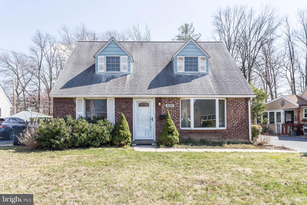2320 Armstrong Avenue - Photo 1