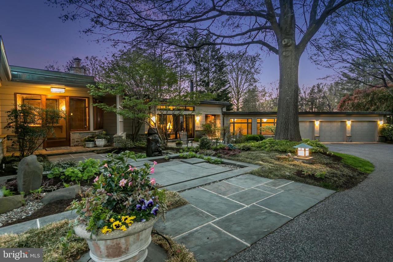 2 Hollins Avenue - Photo 1