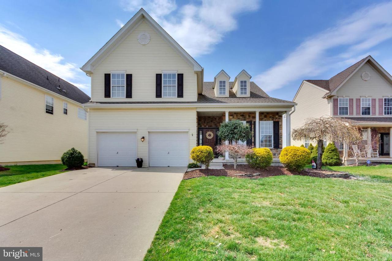 113 Windsor Drive - Photo 1