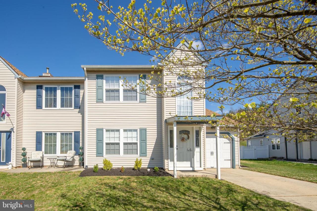 220 Strawbridge Lane - Photo 1