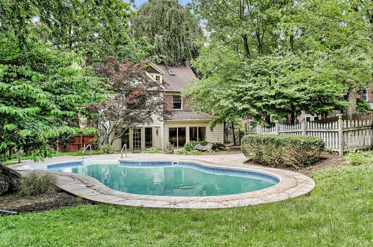 484 Country Club Road - Photo 1