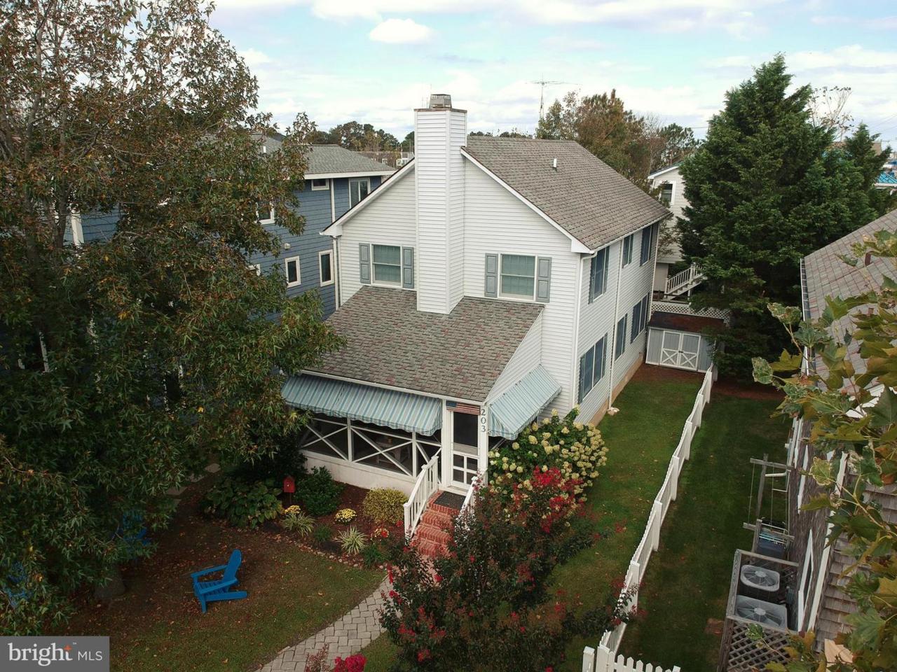 203 Parkwood Street - Photo 1