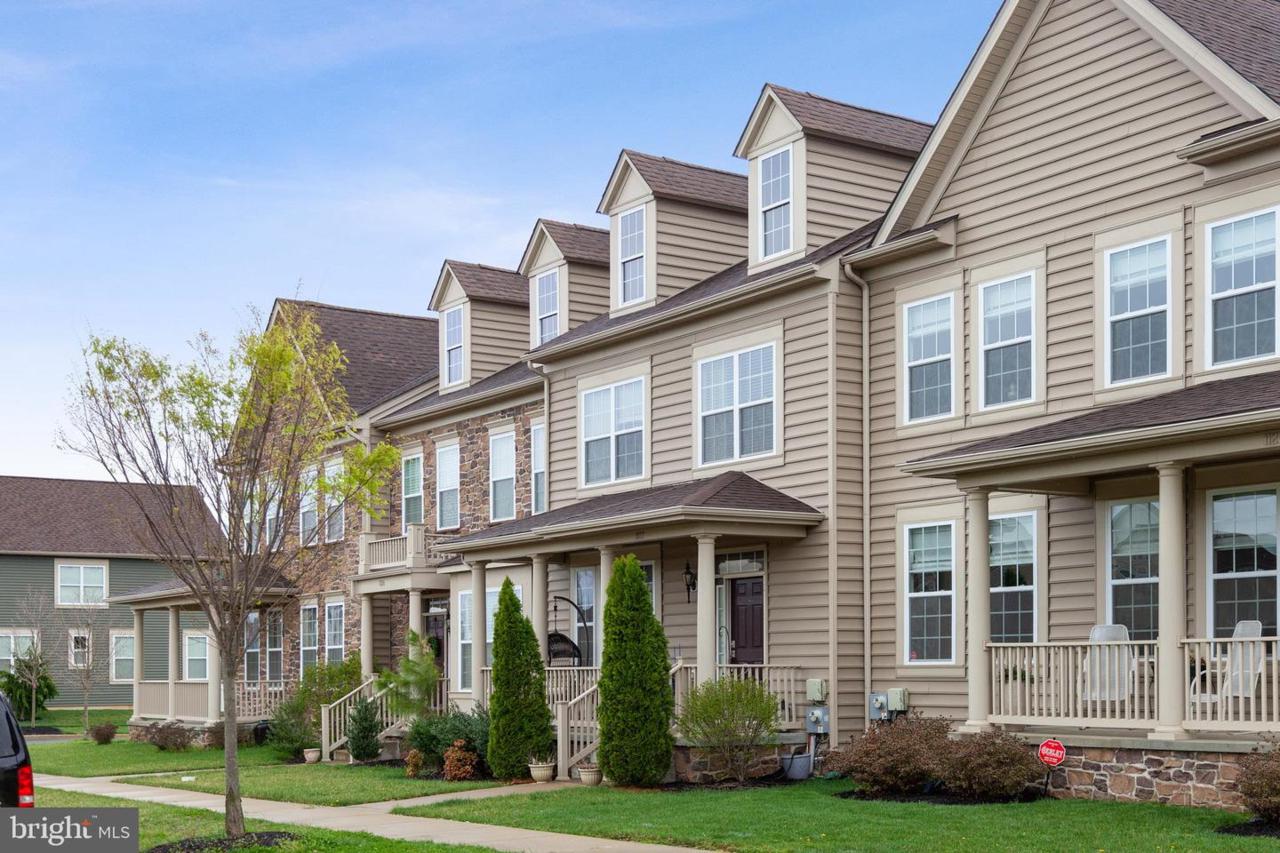 1122 Olmsted Parkway - Photo 1