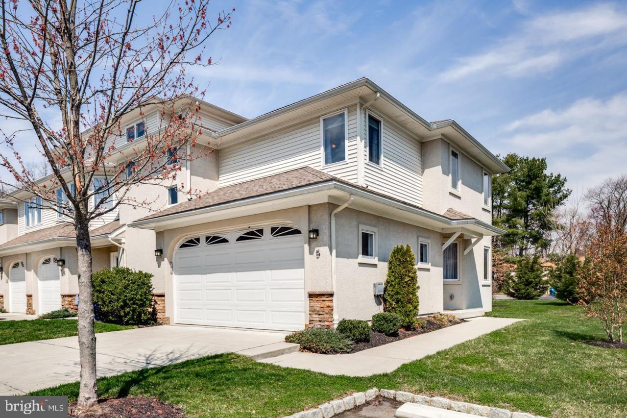 5 Regency Court - Photo 1