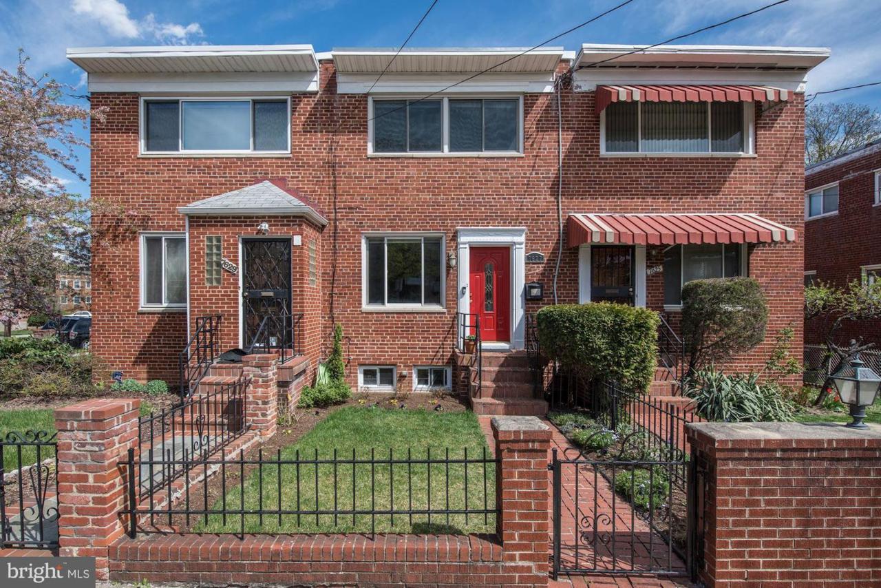 7627 9TH Street - Photo 1